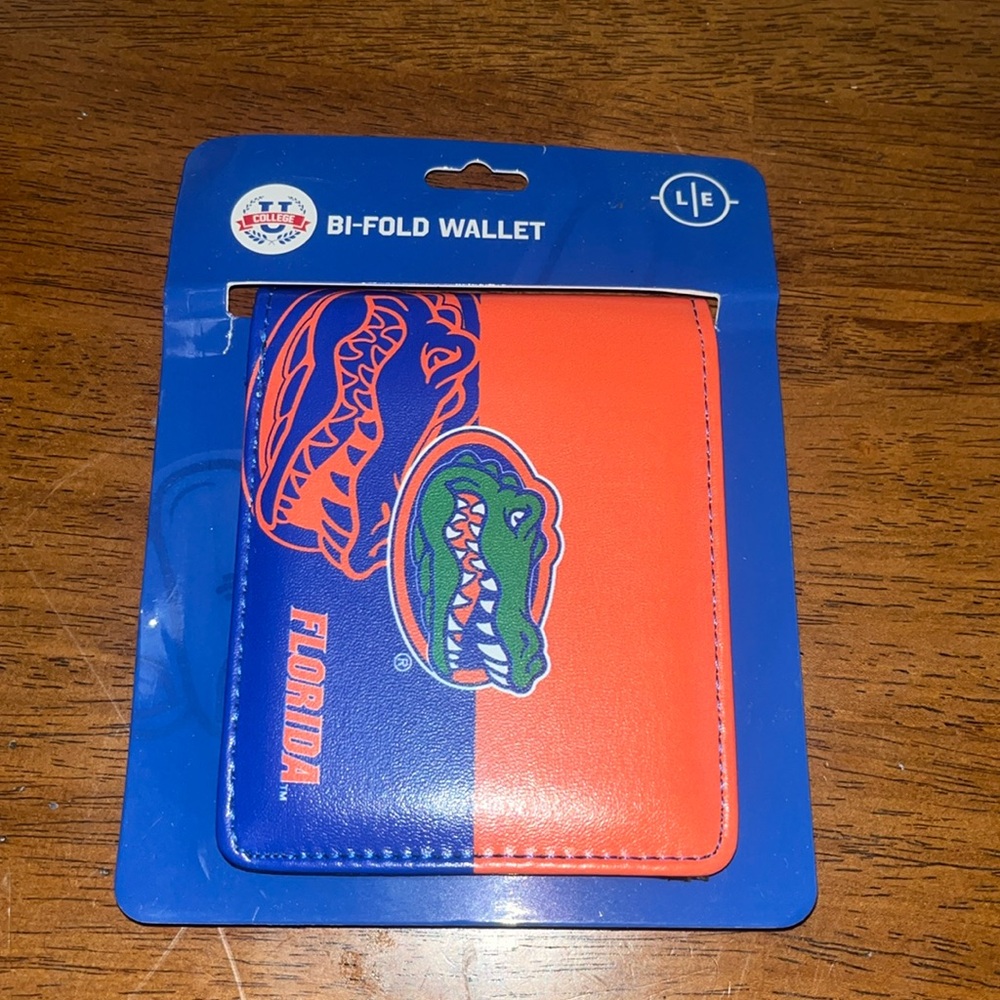 New Florida Gator Bi-fold wallet  college